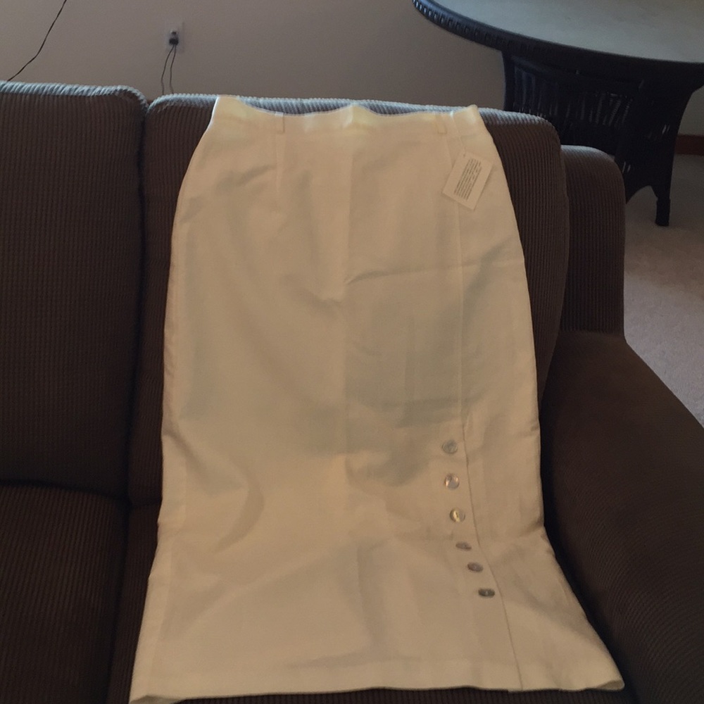 Bushwhacker linen skirt